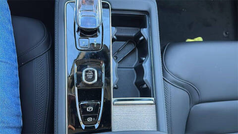 2026 Volvo XC90 B5 Core