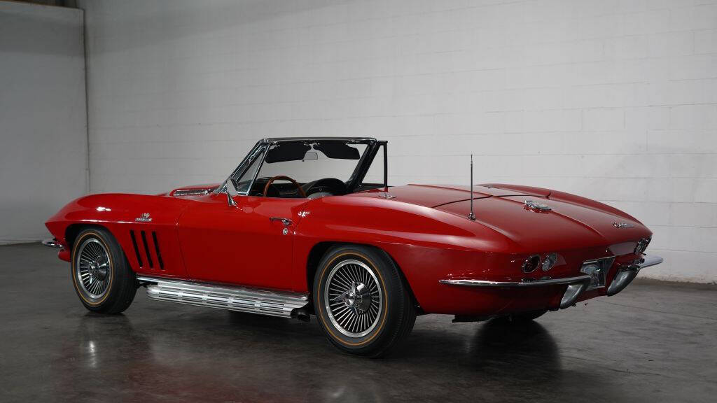 1965 Chevrolet Corvette 3