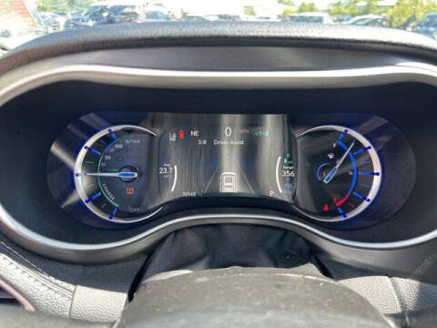 2023 Chrysler Pacifica Plug-In Hybrid Touring L