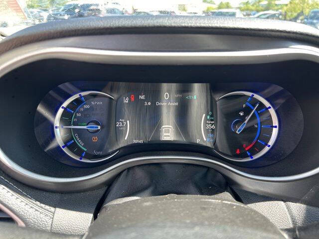 2023 Chrysler Pacifica Plug-In Hybrid Touring L