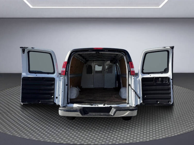 2021 GMC Savana 2500