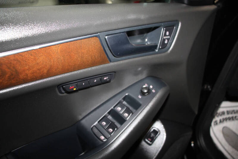 2011 Audi Q5 2.0T quattro Premium Plus