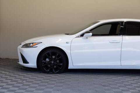 2022 Lexus ES 300h F SPORT