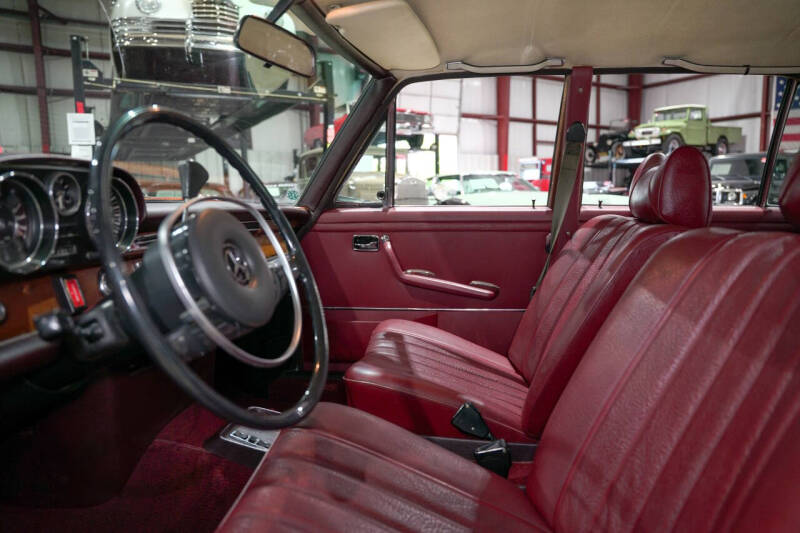 1972 Mercedes-Benz 280-Class
