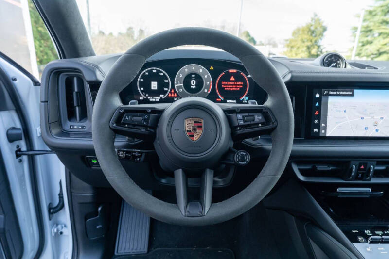 2025 Porsche Cayenne GTS