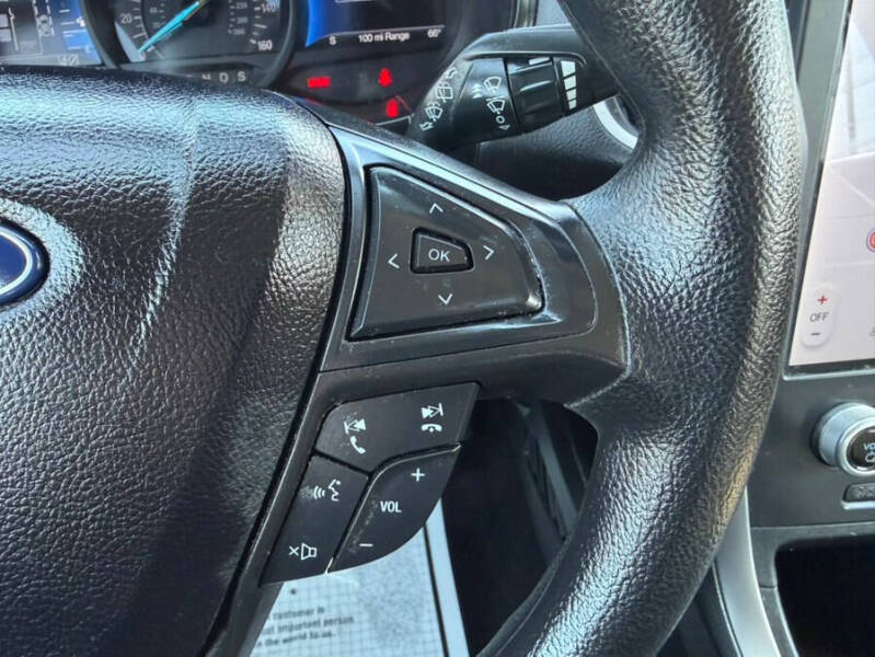 2022 Ford Edge SE