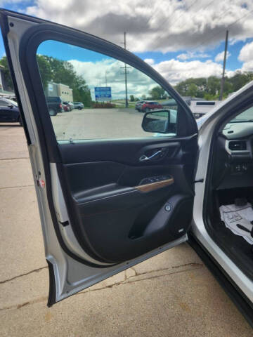 2017 GMC Acadia SLE-2