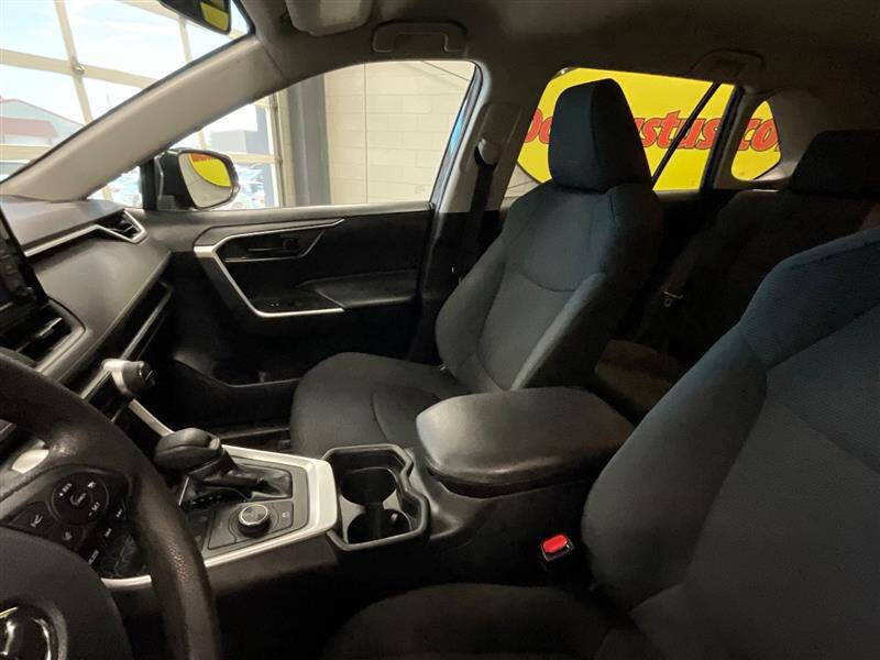 2019 Toyota RAV4 Hybrid LE