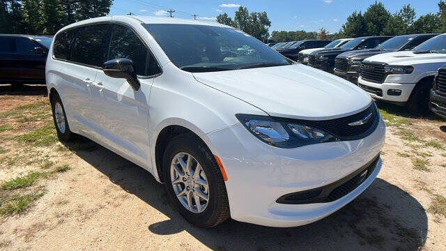 2026 Chrysler Voyager LX