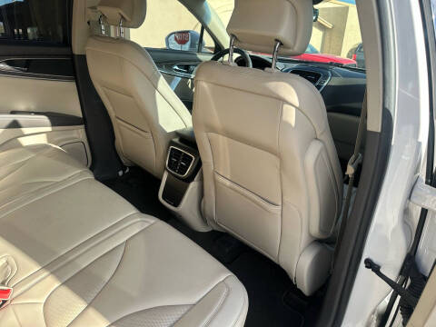 2019 Lincoln Nautilus Select