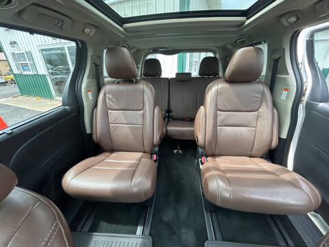 2016 Toyota Sienna Limited Premium 7-Passenger