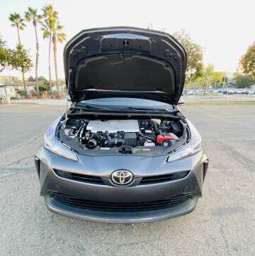 2022 Toyota Prius LE