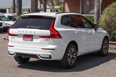 2024 Volvo XC60 B5 Core Dark Theme
