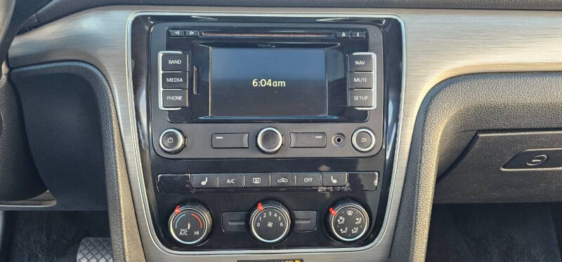 2014 Volkswagen Passat 1.8T SE PZEV