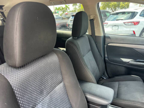 2018 Mitsubishi Outlander ES