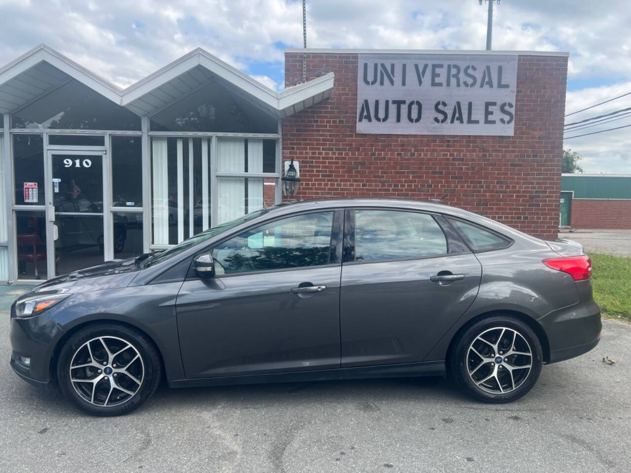 2018 Ford Focus for sale at Universal Auto Sales LLC in Burlington, NC