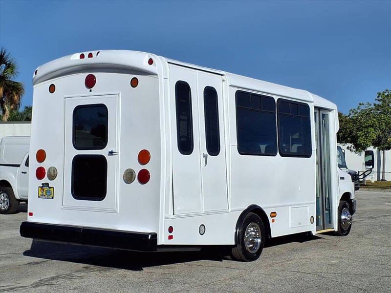 2018 Ford E-Series E-450 SD