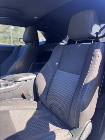 2015 Dodge Challenger SXT