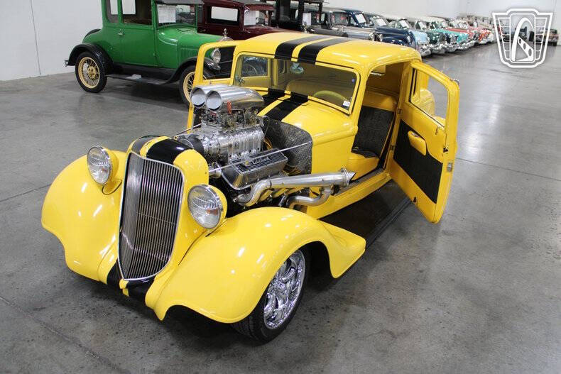 1933 Plymouth 5 Window