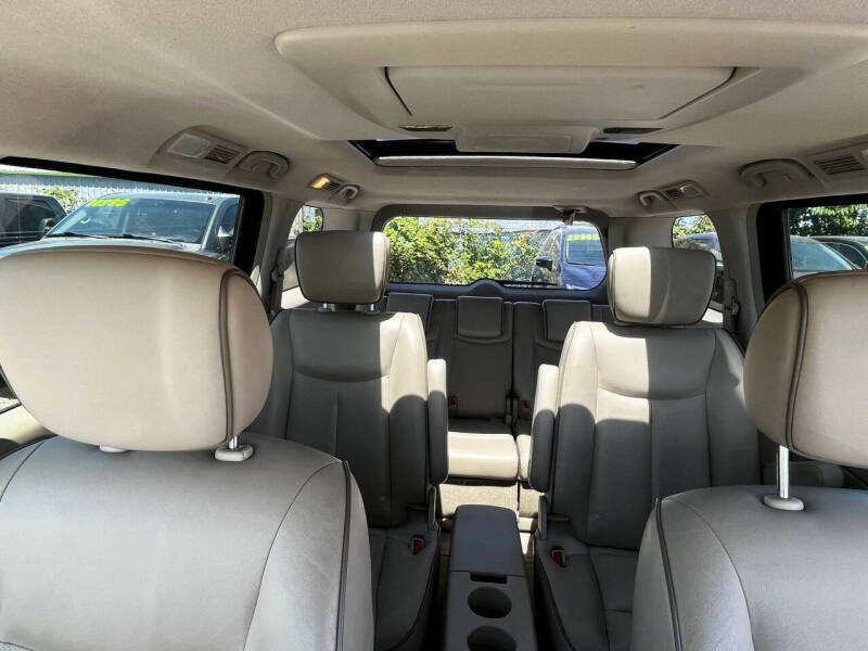 2012 Nissan Quest