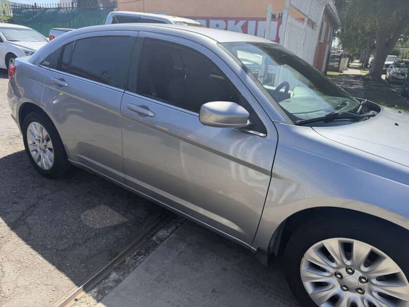 2014 Chrysler 200 LX