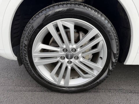 2020 Audi Q5 quattro Premium Plus 45 TFSI