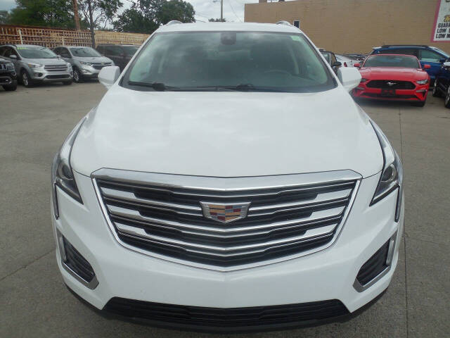 2018 Cadillac XT5 for sale at VIP Motor Sales in Hazel Park, MI