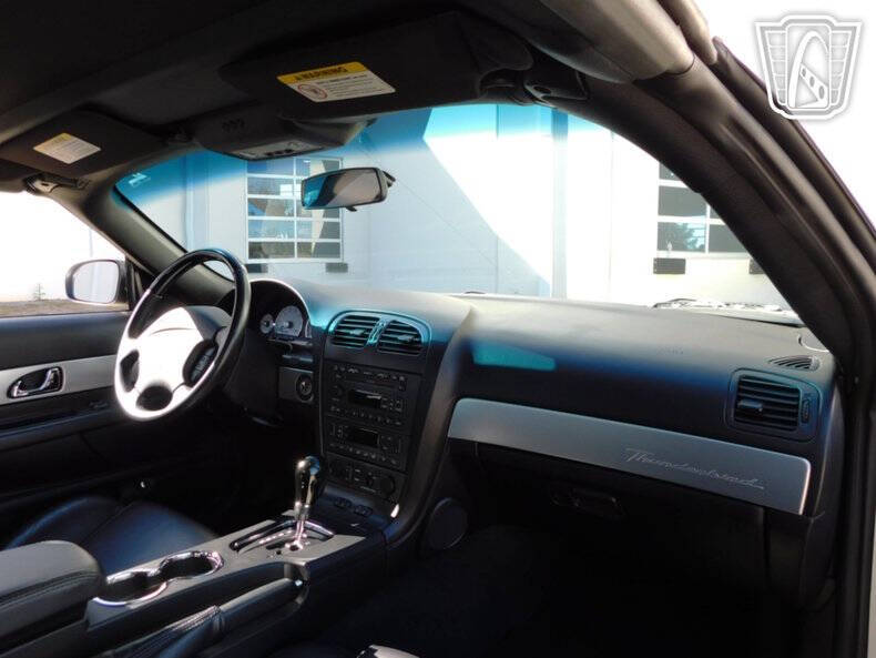 2005 Ford Thunderbird Deluxe