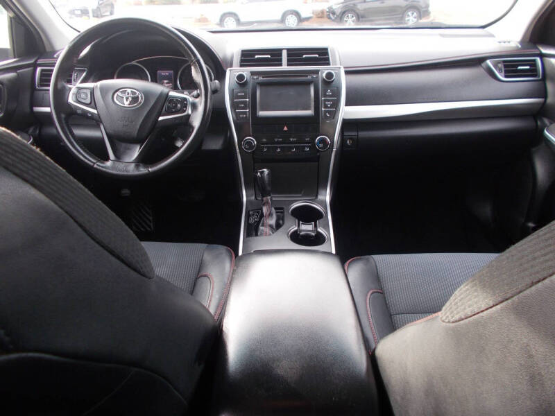 2017 Toyota Camry SE