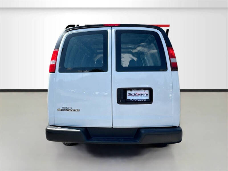 2023 Chevrolet Express 2500