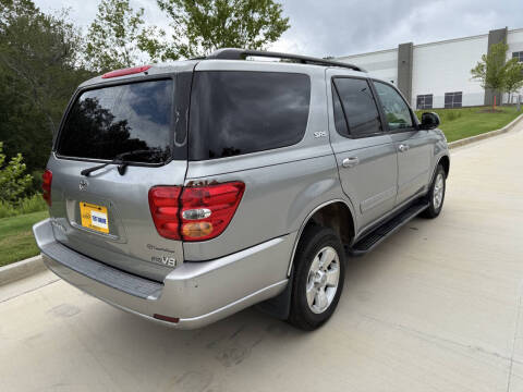2004 Toyota Sequoia SR5