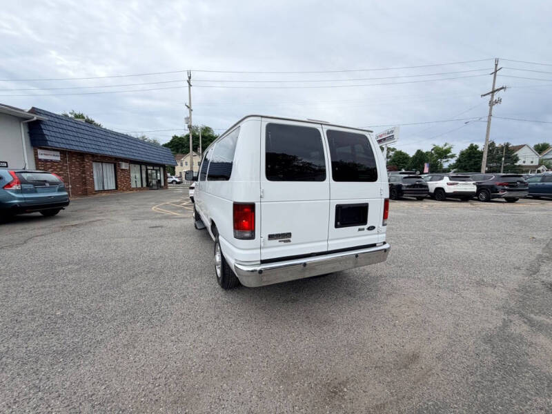 2012 Ford E-Series E-350 SD XLT