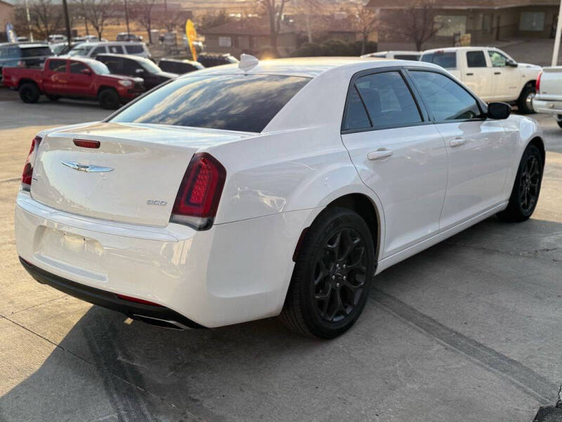 2019 Chrysler 300 Touring