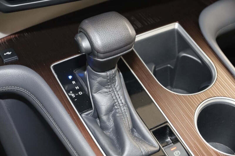 2021 Toyota Sienna LE 8-Passenger