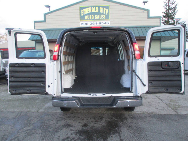 2022 GMC Savana 2500