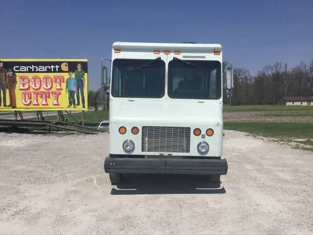 2002 Freightliner MT45 Chassis
