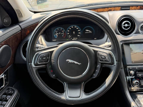 2016 Jaguar XJ R-Sport