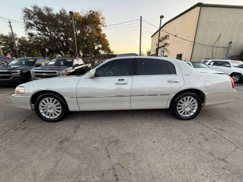 2004 Lincoln Town Car Ultimate
