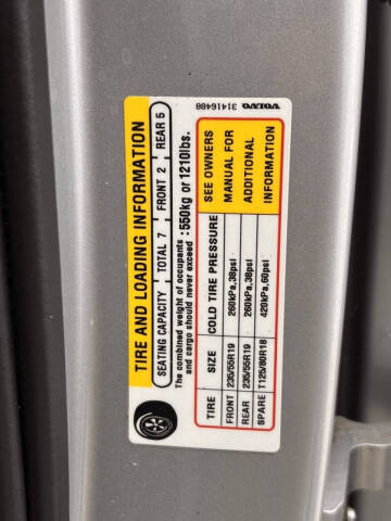 2016 Volvo XC90 T6 Momentum