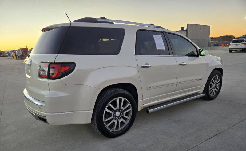 2015 GMC Acadia Denali photo 17