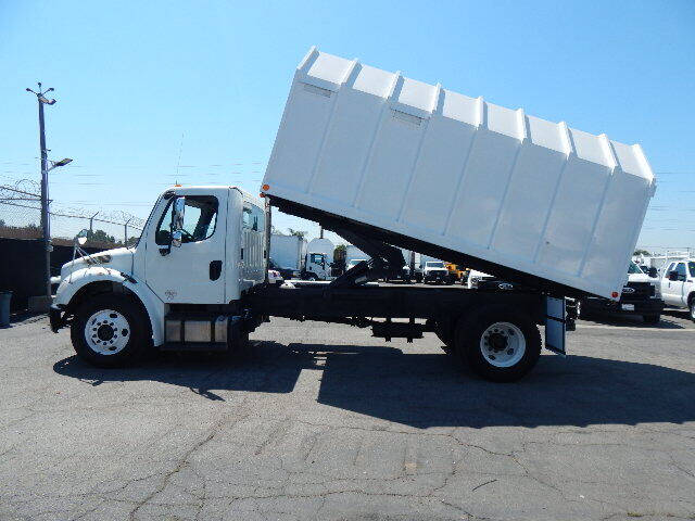 2016 Freightliner M2 106