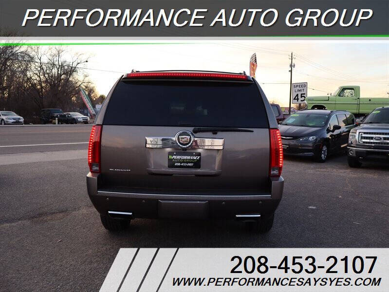 2013 Cadillac Escalade Platinum Edition