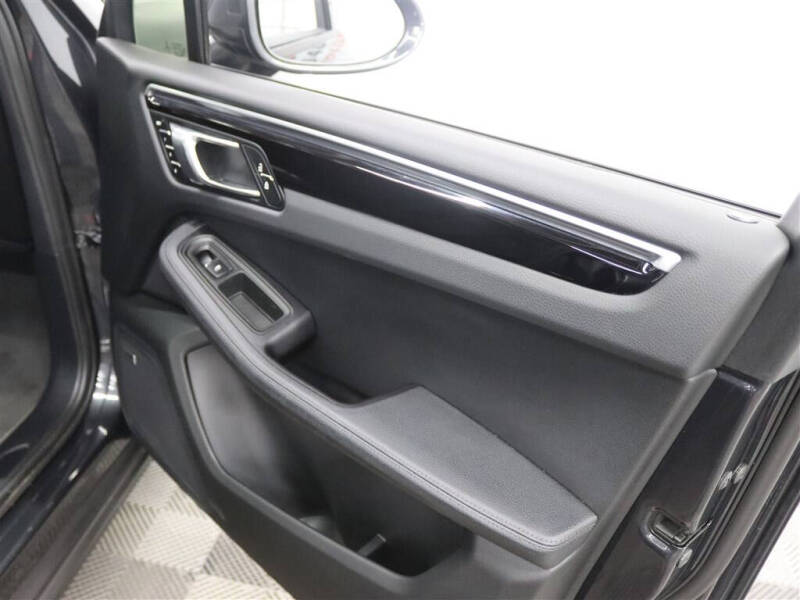 2022 Porsche Macan
