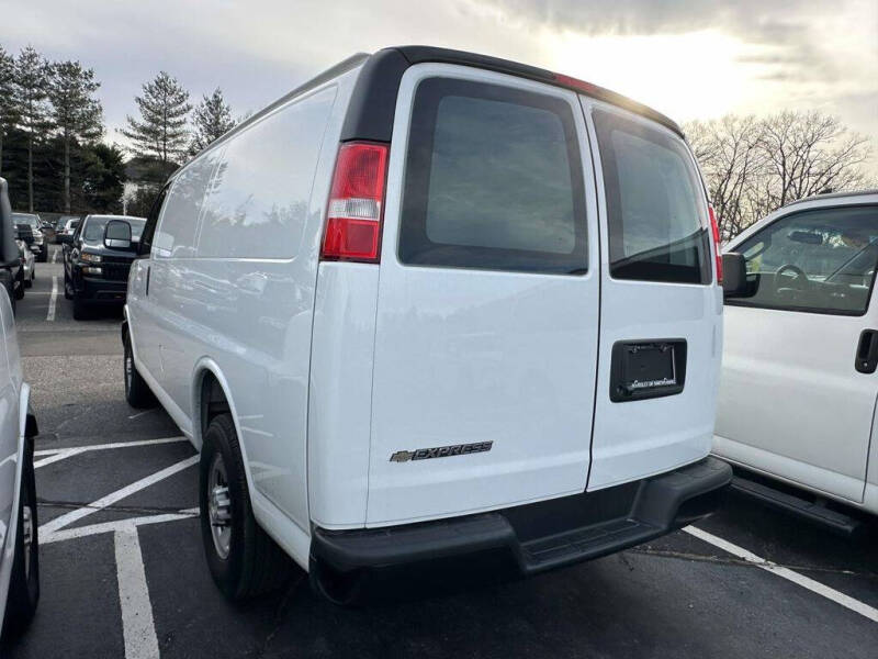 2025 Chevrolet Express 2500