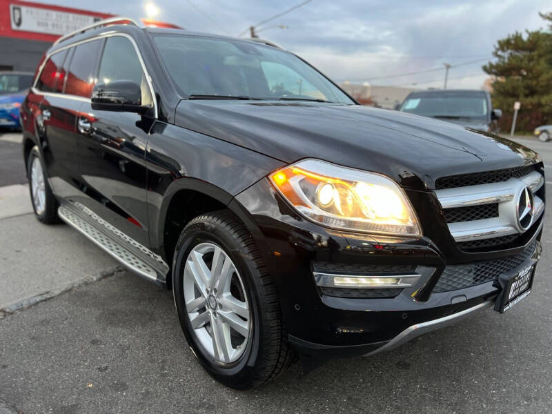 Pristine Auto Group Car Dealer in Bloomfield, NJ