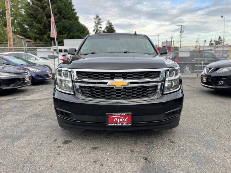 2015 Chevrolet Tahoe LT photo 3