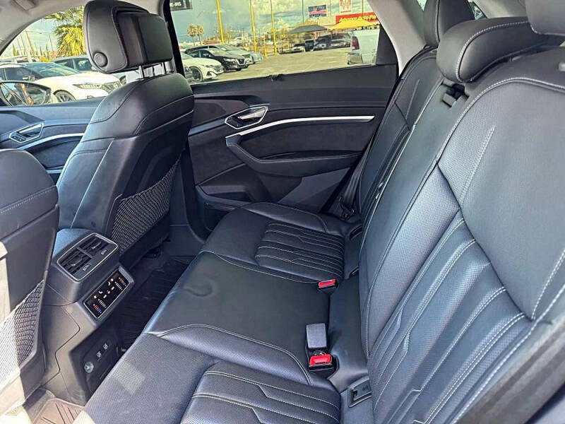 2019 Audi e-tron quattro Prestige