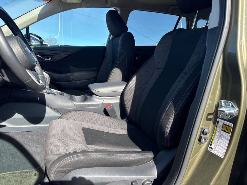 2025 Subaru Outback Premium