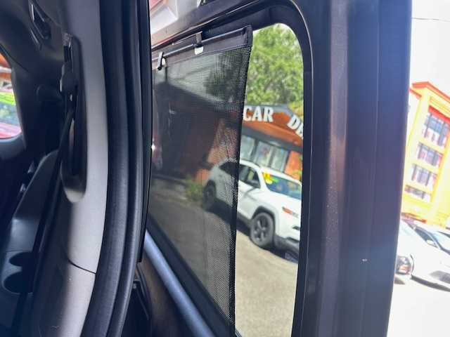 2017 Toyota Sienna SE Premium 8-Passenger