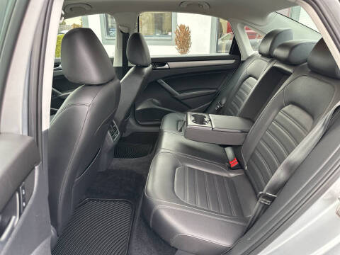 2015 Volkswagen Passat 1.8T SE